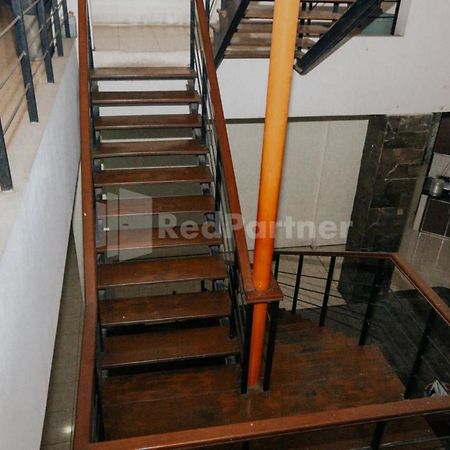 De Lugano Scbd Syariah Mitra Reddoorz Hotel จาการ์ตา ภายนอก รูปภาพ