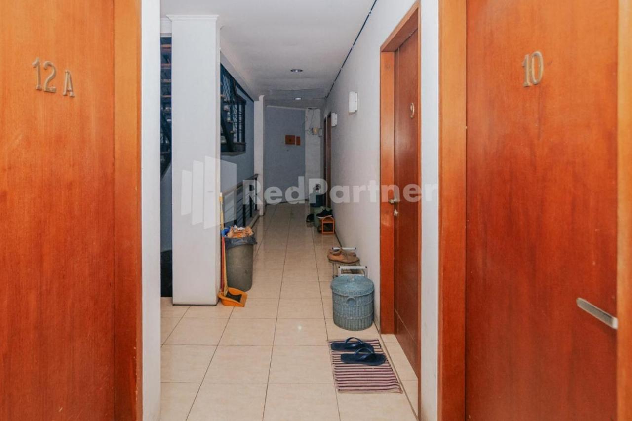De Lugano Scbd Syariah Mitra Reddoorz Hotel จาการ์ตา ภายนอก รูปภาพ