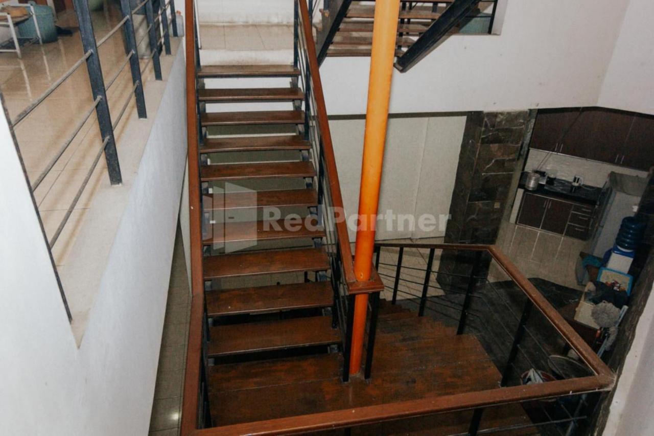 De Lugano Scbd Syariah Mitra Reddoorz Hotel จาการ์ตา ภายนอก รูปภาพ