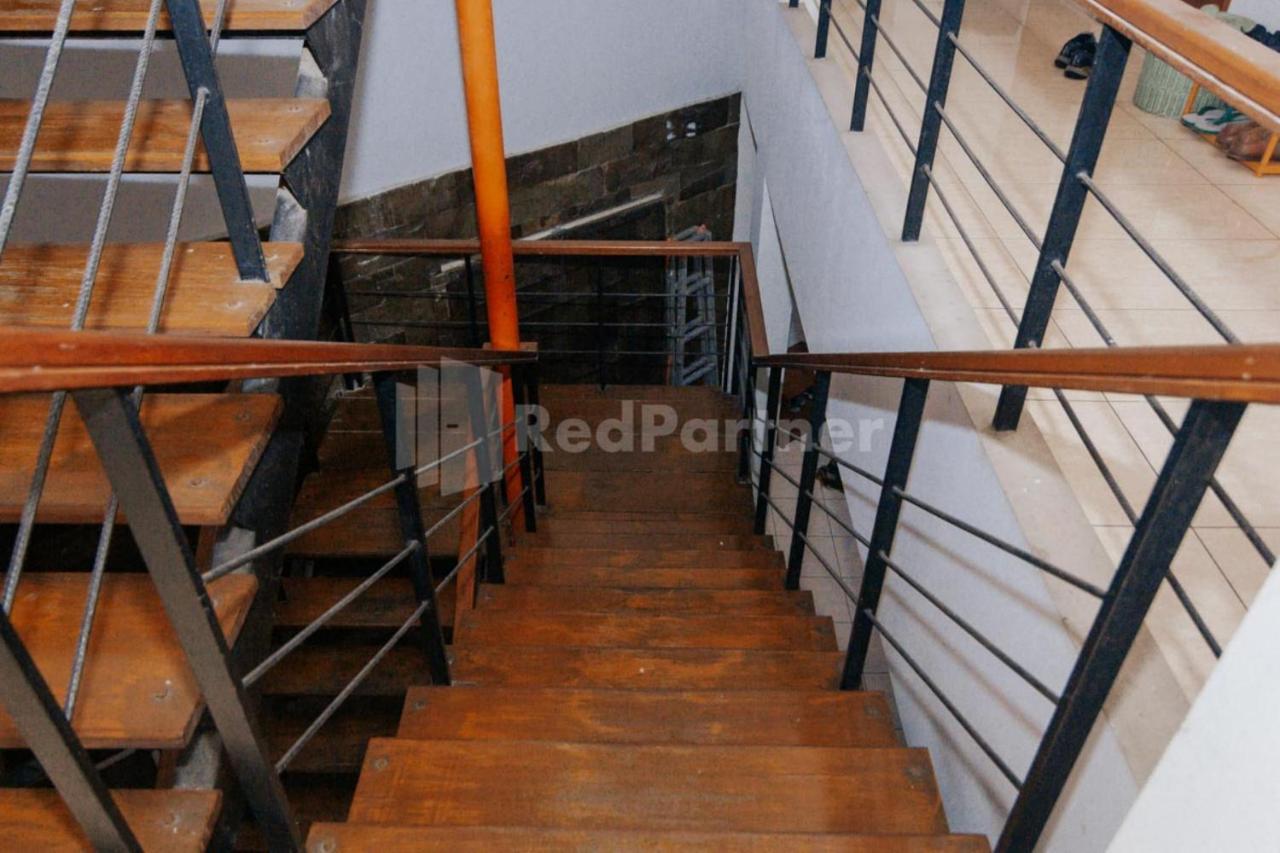 De Lugano Scbd Syariah Mitra Reddoorz Hotel จาการ์ตา ภายนอก รูปภาพ