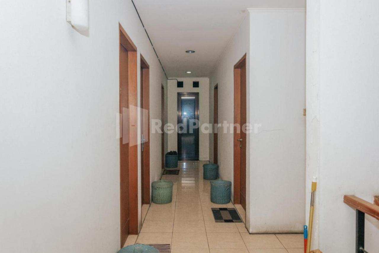 De Lugano Scbd Syariah Mitra Reddoorz Hotel จาการ์ตา ภายนอก รูปภาพ
