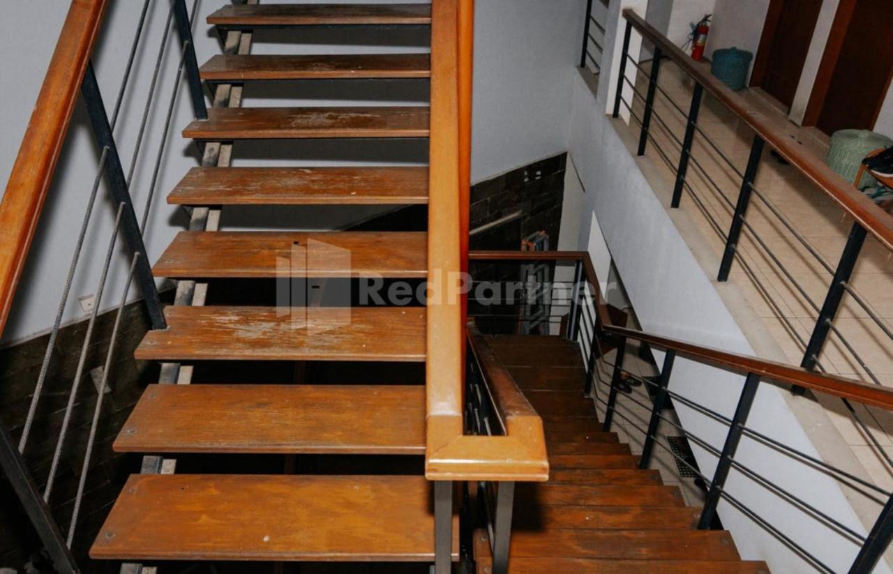 De Lugano Scbd Syariah Mitra Reddoorz Hotel จาการ์ตา ภายนอก รูปภาพ